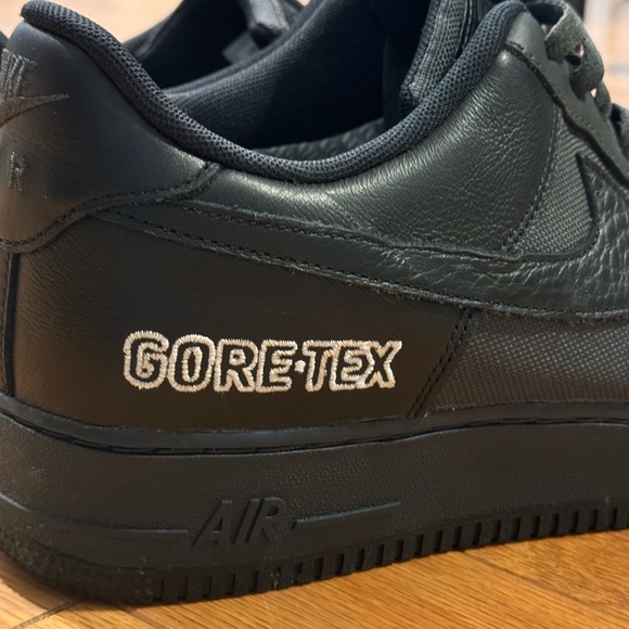 Nike AF1 Low Gore Tex Black - Picture 2 of 13